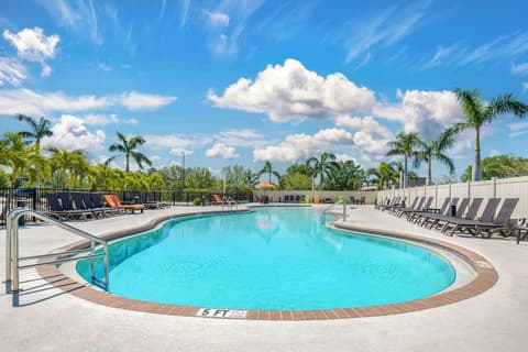 Magnolia Pointe, BW Signature Collection, Pool