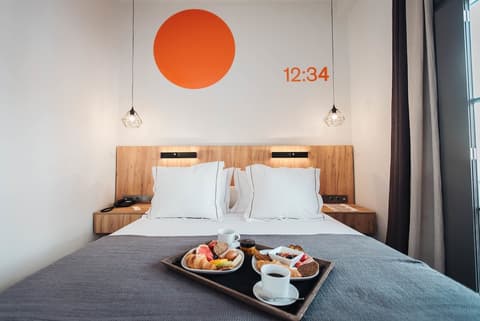 Sandom, Interior entrance