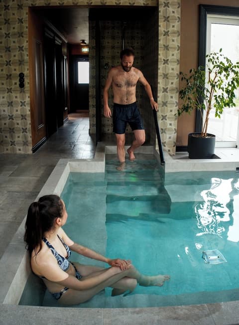 Skálakot Manor hotel, Indoor spa tub