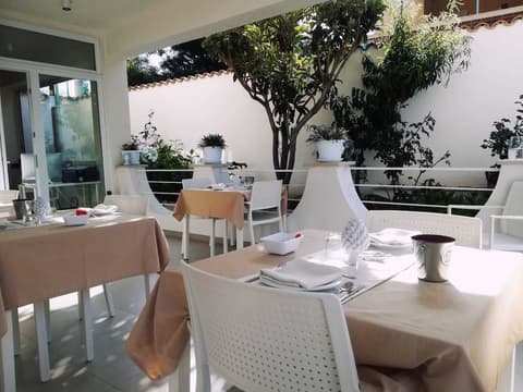 Villa Sece - Luxury Rooms, Breakfast area