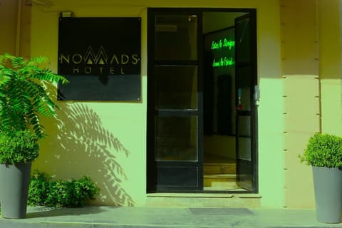 Nomads Hotel - Hostel, Exterior