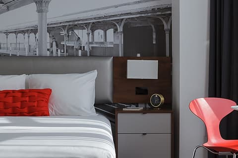 The Revolution Hotel, Room