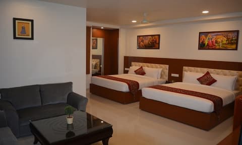 The Amer Valley, Room