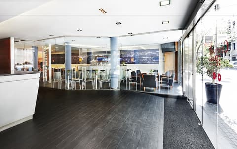 Barcelona Century Hotel, Interior entrance