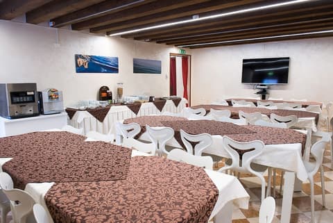 Domus Clugiae, Breakfast area