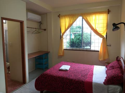 Villa Galapagos, Room