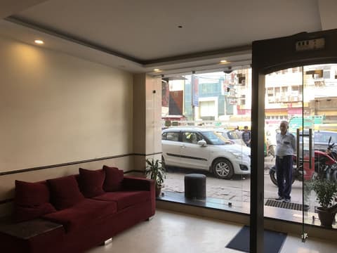 Hotel Avtar At New Delhi Railway Station, Interior entrance