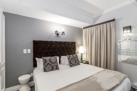 Romney Park Luxury Apartments, Room