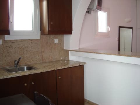 Elena Studios and Suites, Private kitchen