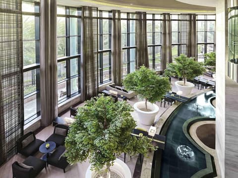 Fairmont Riyadh, Restaurant