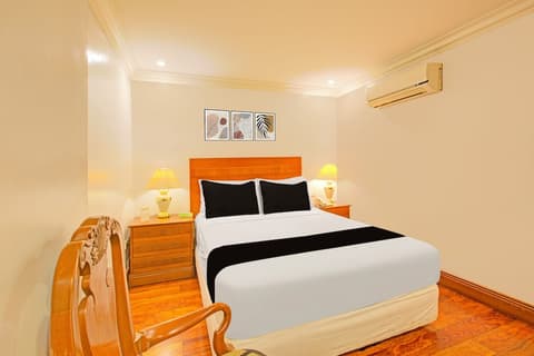 Townhouse OAK Makati Manila Near PNR Pasay Evangelista formerly VIP Suites, Room