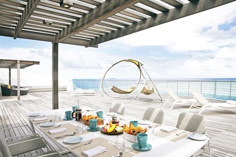 Jumeirah Olhahali Island, Terrace/patio