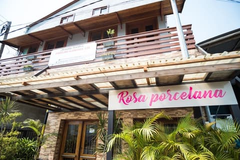 Porcelana Hotel, Front of property