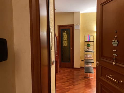 JFK b & b, Reception