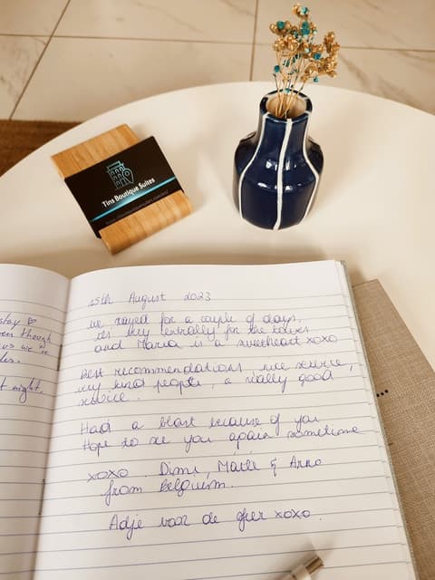 Tins Hotel City, Reception