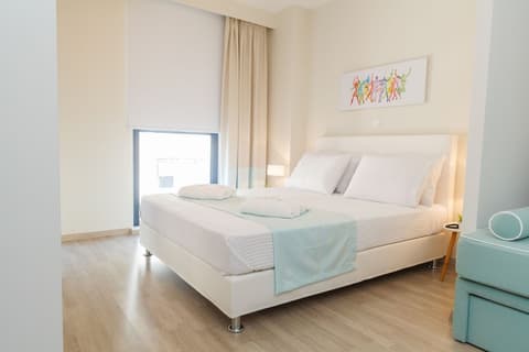 Tins Hotel City, Room