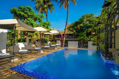 Blanc Smith Residence, Pool waterfall