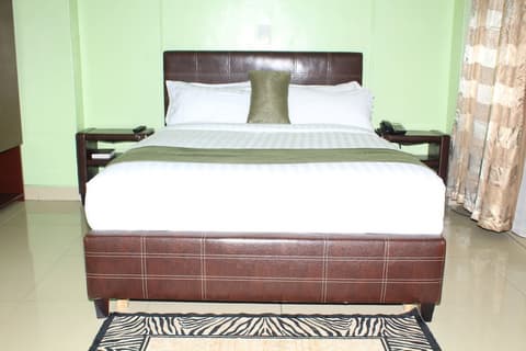 The Legacy Hotel & Suites, Room