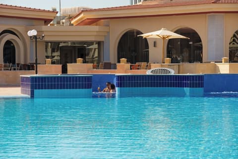 Xperience Kiroseiz Parkland Resort, Pool