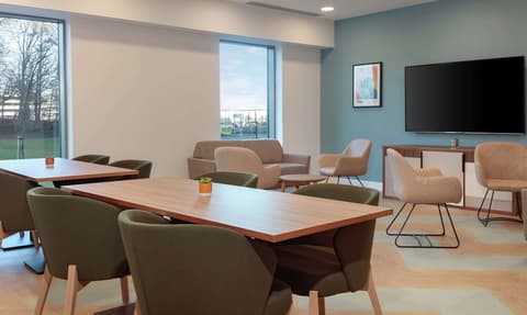 Hampton by Hilton Edinburgh Airport, Property amenity