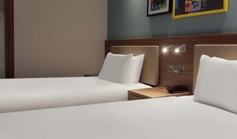 Hampton by Hilton Edinburgh Airport, Room