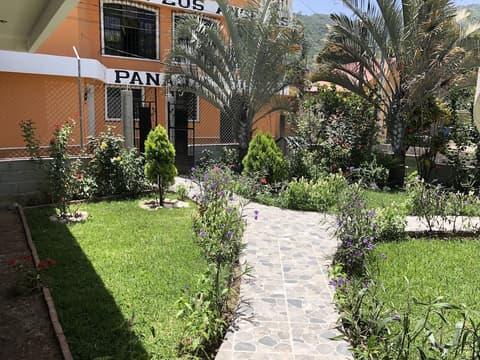 Hotel Panajachel Los Angeles, Property grounds