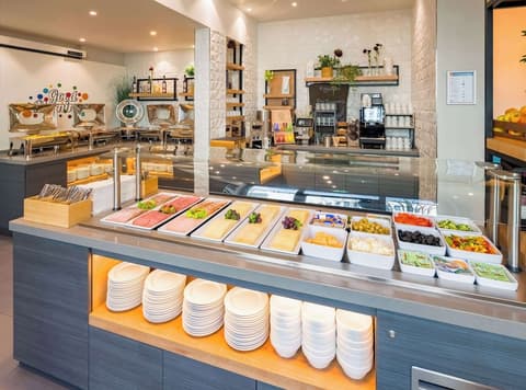 Ramada Encore by Wyndham Munich Messe, Dining