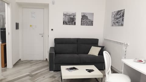 Hermes Rooms for tourists, Room