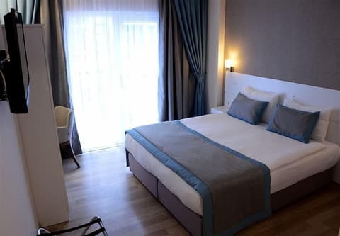 Parion House Hotel, Room