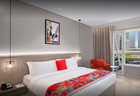 Leva Hotel and Suites, Mazaya Centre, Room