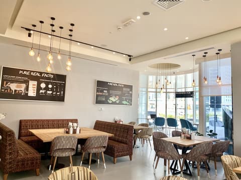 Leva Hotel and Suites, Mazaya Centre, Restaurant