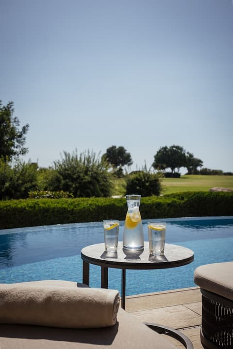 Aphrodite Hills Hotel, Terrace/patio