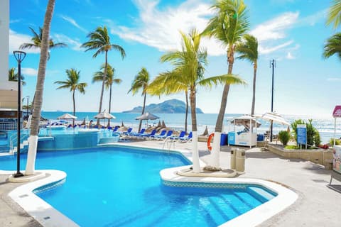 Oceano Palace Beach Resort, Pool