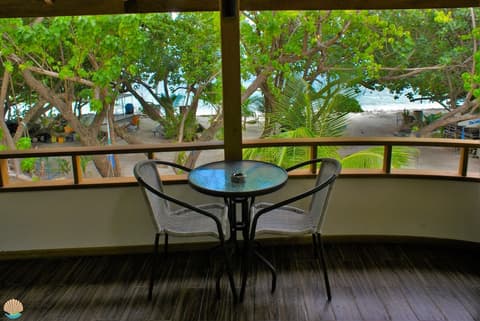 Ocean Beach Inn - Maldives, Lobby sitting area