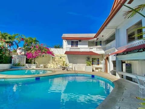 The Palacio de Laoag, Outdoor pool