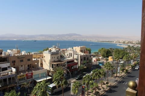 Ahla Tlah SeaView Hotel, Rooftop pool