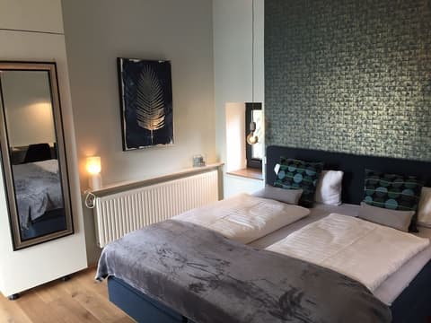 Trafohaus am Kaiserbahnhof, Room