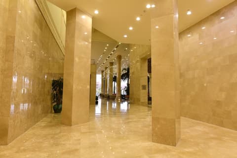 Triumph Luxury Hotel, Lobby