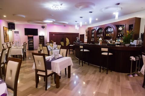 Hôtel du Golfe, Restaurant