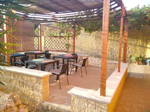 La Grotta Delle Fate, Exterior