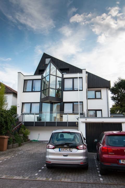 Hotel Brunnenhof, Front of property