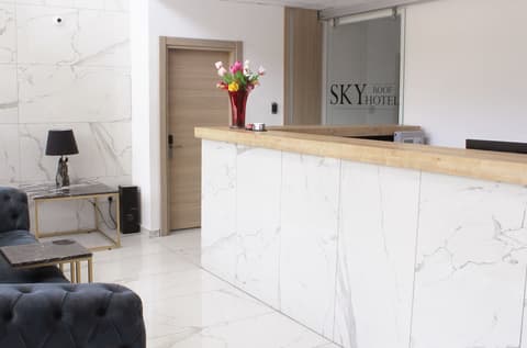Sky Roof Hotel, 