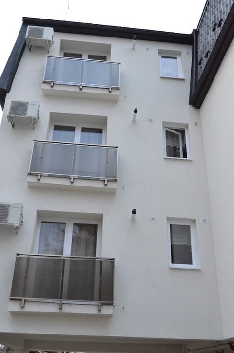 Alexys Residence 5, Exterior detail