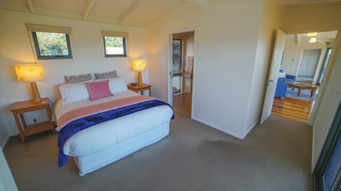 Limosa Rise, Room