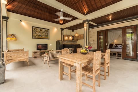 Secret Bunutan Ubud Villa, Private kitchenette