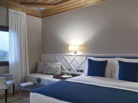 The Lake Hotel, Room