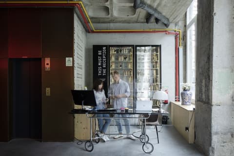 Zero Box Lodge Porto, Reception