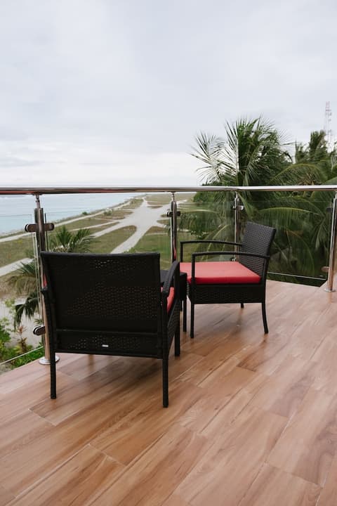 Reef Edge Thulusdhoo, Terrace/patio