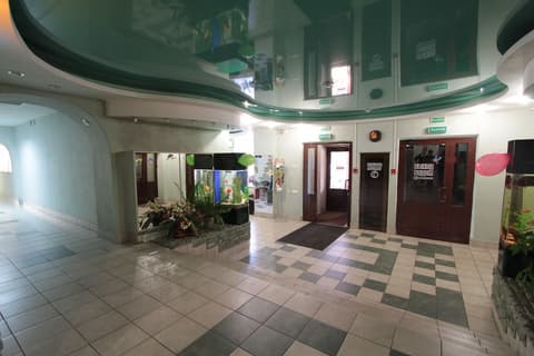 40 Let Pobedy Hotel, Interior entrance