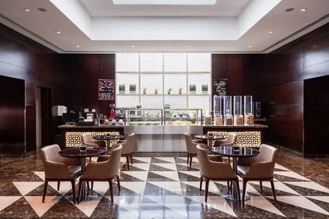 Four Points by Sheraton Sharjah, Lobby